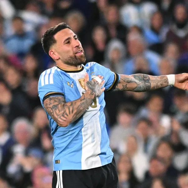 Otamendi también se despidió de la Selección argentina: marcó un gol y recibió una ovación en el Monumental