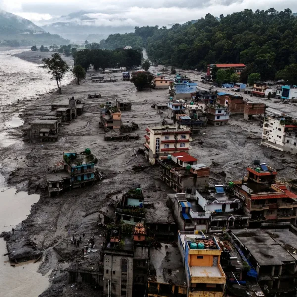 Nepal: una crecida destruyó 40 viviendas y dejó cinco desaparecidos