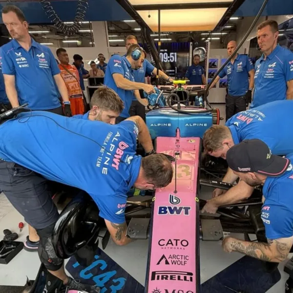 Franco Colapinto debió abandonar el gran premio de singapur por fallas recurrentes en su alpine