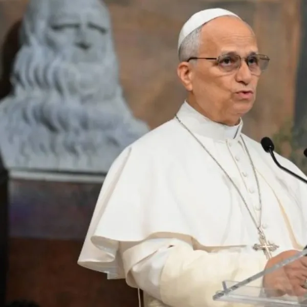 Resumen: Operarán al Papa Leon - Trump logra un alto al fuego entre Rusia y Ucranica - Colapinto debió abandonar
