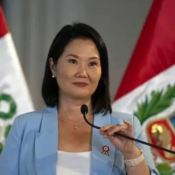 Keiko Fujimori anunció un nuevo régimen de disciplina en las escuelas públicas de Perú