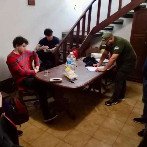 Chaco: detienen a dos acusados de planificar un tiroteo universitario con IA