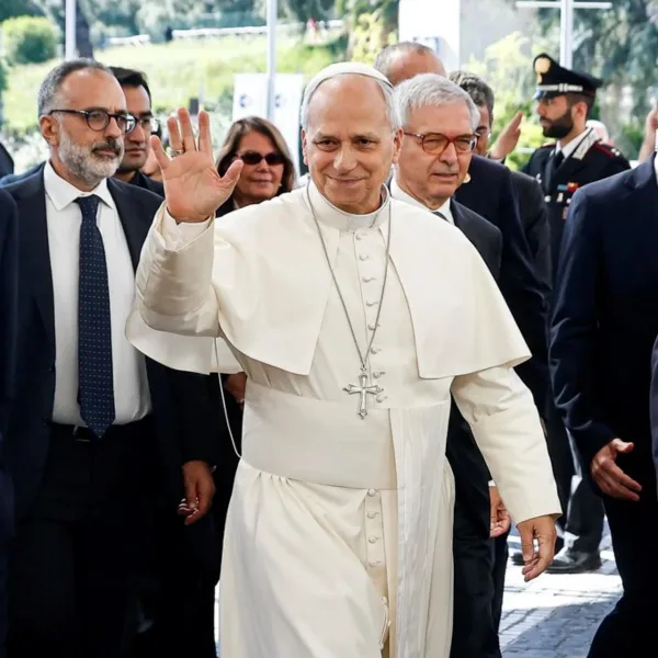 El Vaticano informó que el Papa León XIV tiene cáncer de pulmón