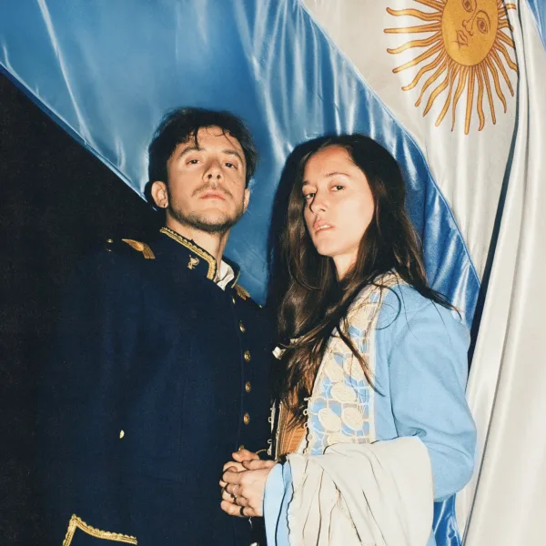 Ainda presenta Himnos Nacionales Vol. 1 y prepara su único show en Buenos Aires
