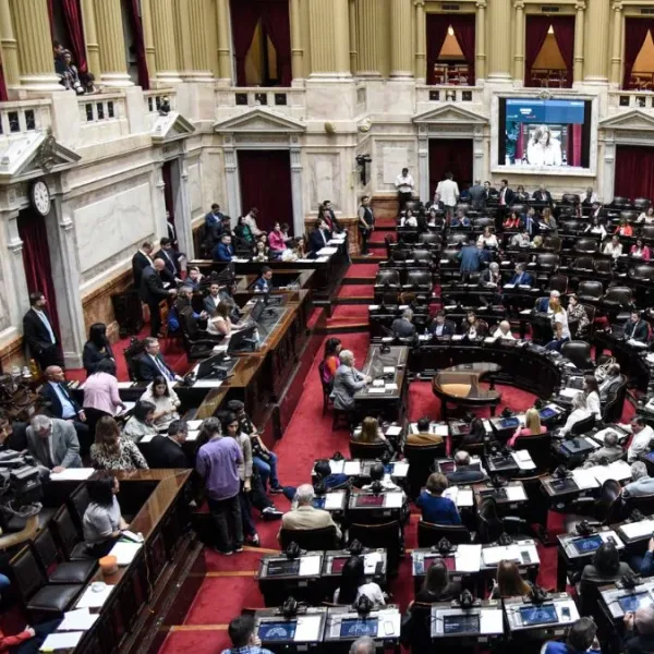 Diputados: el Gobierno busca bloquear una sesión que amenaza al DNU 70 y negocia contrarreloj con sus aliados