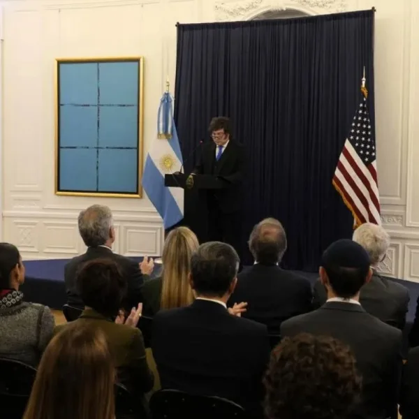 Al cierre de su gira por EEUU, Milei prometió “tolerancia cero” contra el antisemitismo y reforzó su alineamiento con Trump
