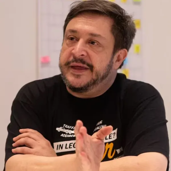 Qué se sabe de las denuncias contra Hernán Casciari por presunta estafa y qué respondió el escritor