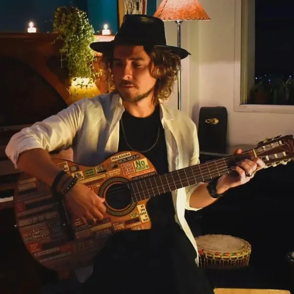 Maxi Pachecoy: la música como herramienta para sanar, sus raíces chaqueñas y las historias detrás de El Artesano