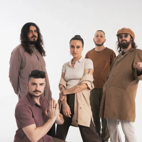 CrewRod lanzó "Zorro Blanco Manto Negro", su nuevo disco de neo-soul y funk rock