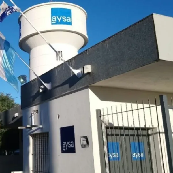 El Gobierno adjudicó la privatización de AySA por u$s340 millones y fijó una fecha límite para la firma