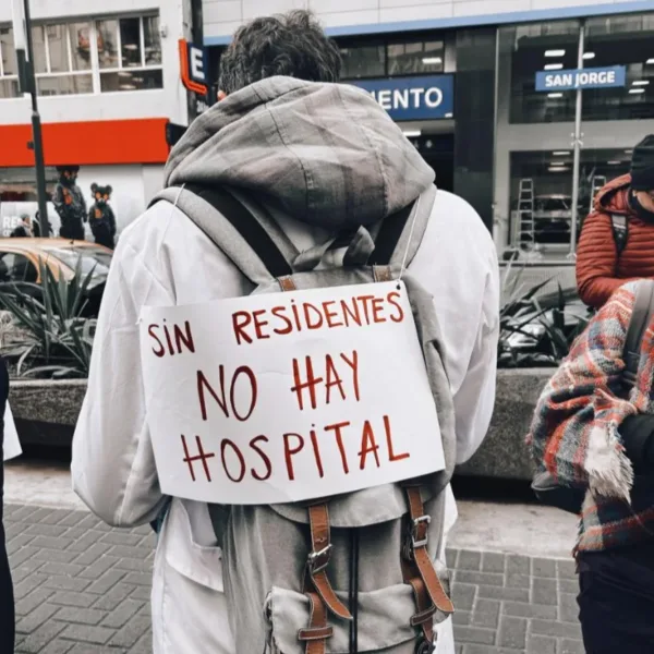 La salud pública se defiende: residentes y concurrentes de la Ciudad convocan a una Marcha de las Velas