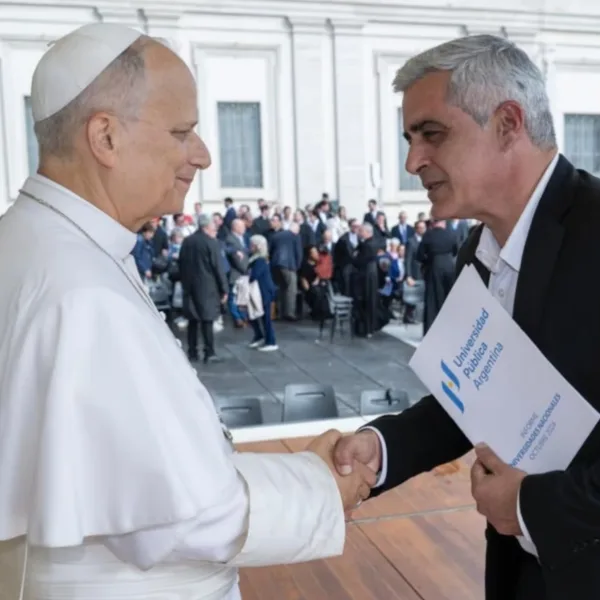 Las universidades le entregaron al papa León XIV un informe sobre la situación de las universidades públicas