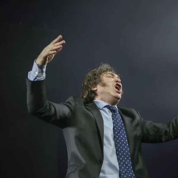 Crece el repudio político a Milei por sus ataques a periodistas