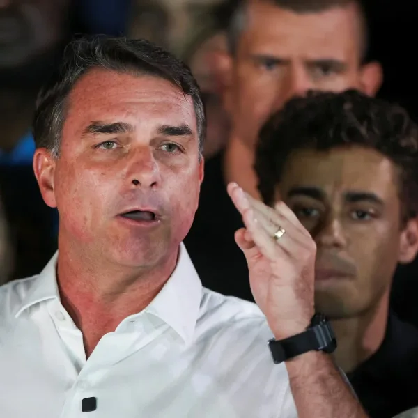 El Gobierno confirmó que Bolsonaro ingresó a la Argentina y voló a Ecuador con su familia