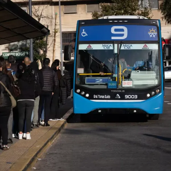 Aumentan el subte, peajes y colectivos en el área metropolitana